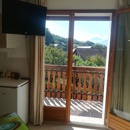 Appartement Avec Jacuzzi Hammam Sauna Privatise Au Rez De Chaussee Ds Maison A Voglans A 2 Kilometres Du Lac Du Bourget En Savoie Entre Chambery Et Aix Les Bains Cure Thermale Номер фото