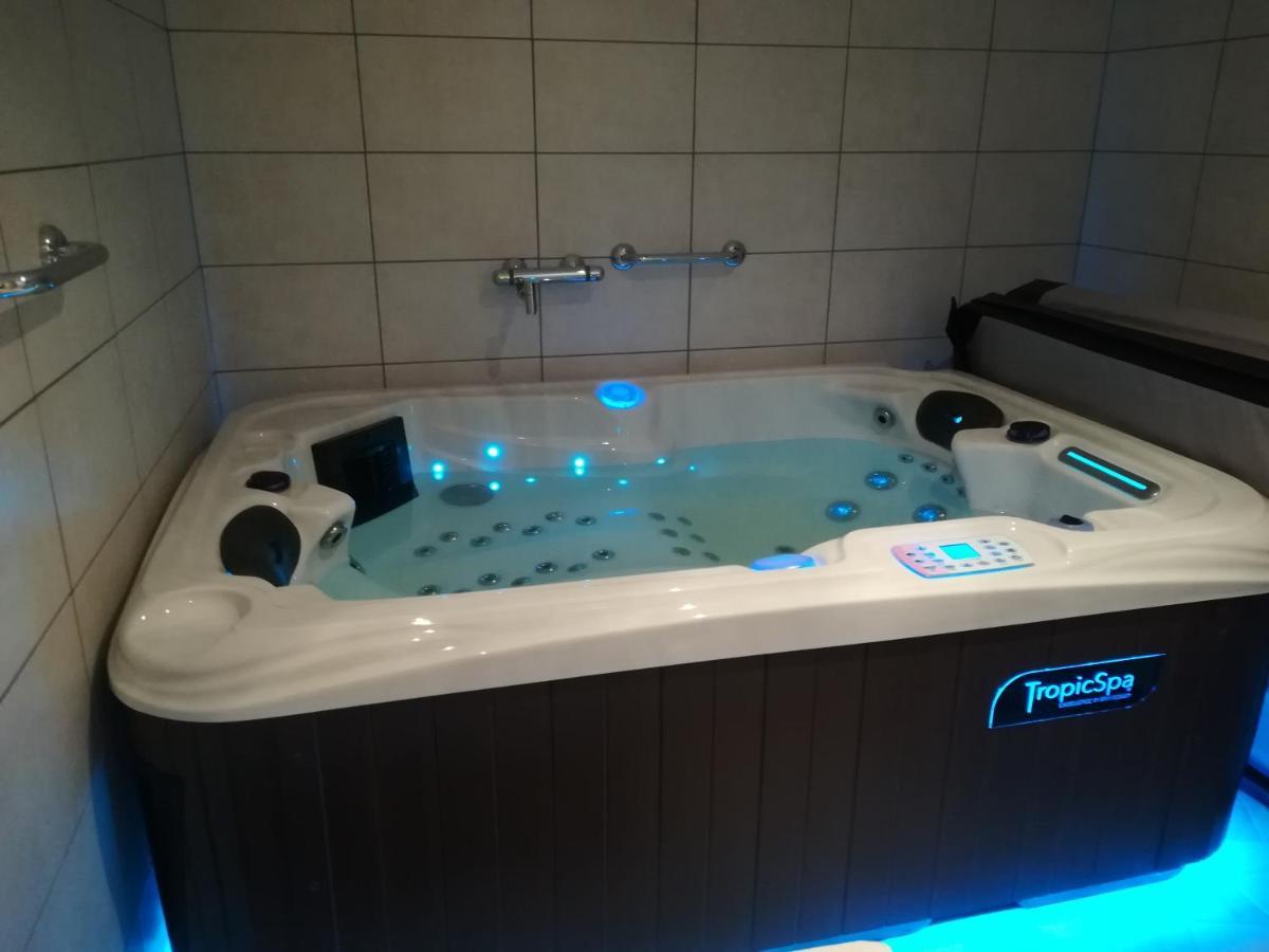 Appartement Avec Jacuzzi Hammam Sauna Privatise Au Rez De Chaussee Ds Maison A Voglans A 2 Kilometres Du Lac Du Bourget En Savoie Entre Chambery Et Aix Les Bains Cure Thermale Экстерьер фото